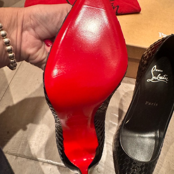 Christian Louboutin “Kate” size 37 patent gloss embossed leather pump - Picture 13 of 16